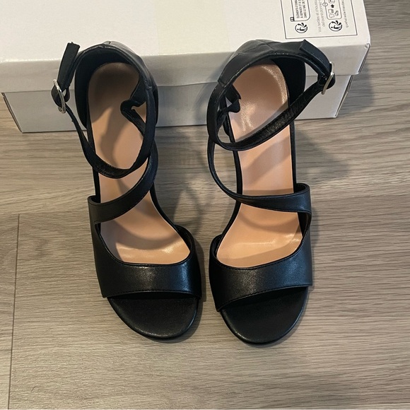 Brand new strappy heels - Picture 3 of 7